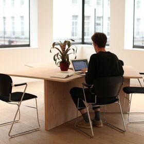 Wooden desk made of Douglas fir from pur natur in the office