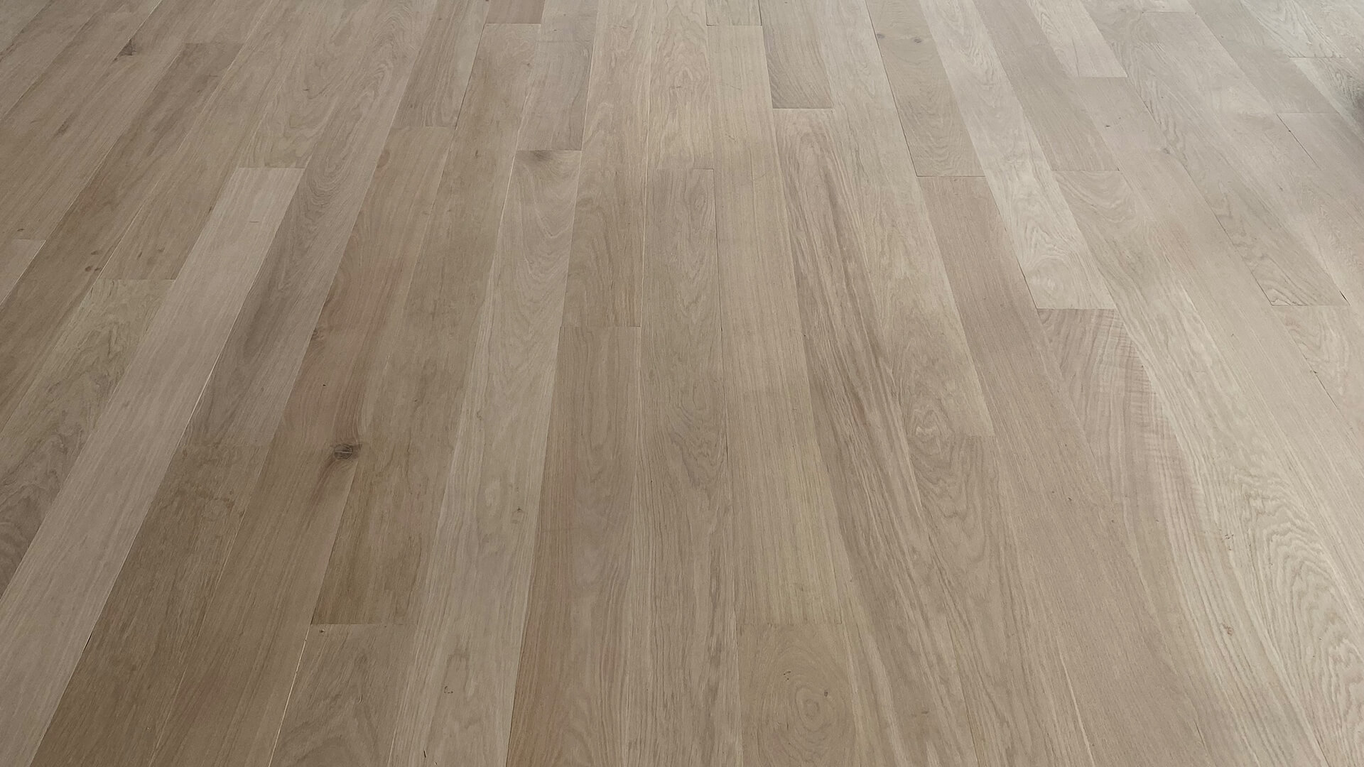 Wooden board floor with solid pur natur Douglas boards with 150mm width